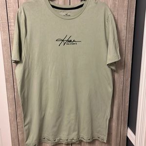 Holister signiture tee